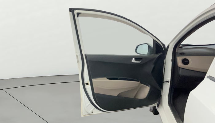 2017 Hyundai Grand i10 SPORTZ (O) 1.2 KAPPA VTVT, CNG, Manual, 81,878 km, LHS Front Door