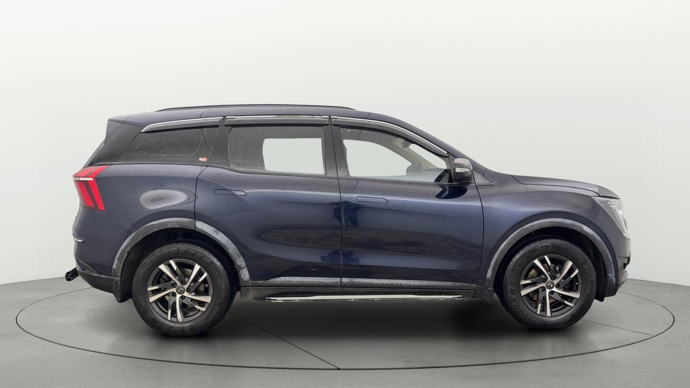 2022 Mahindra XUV700 AX 5 D AT 5 STR, Diesel, Automatic, 50,005 km, Right Side View
