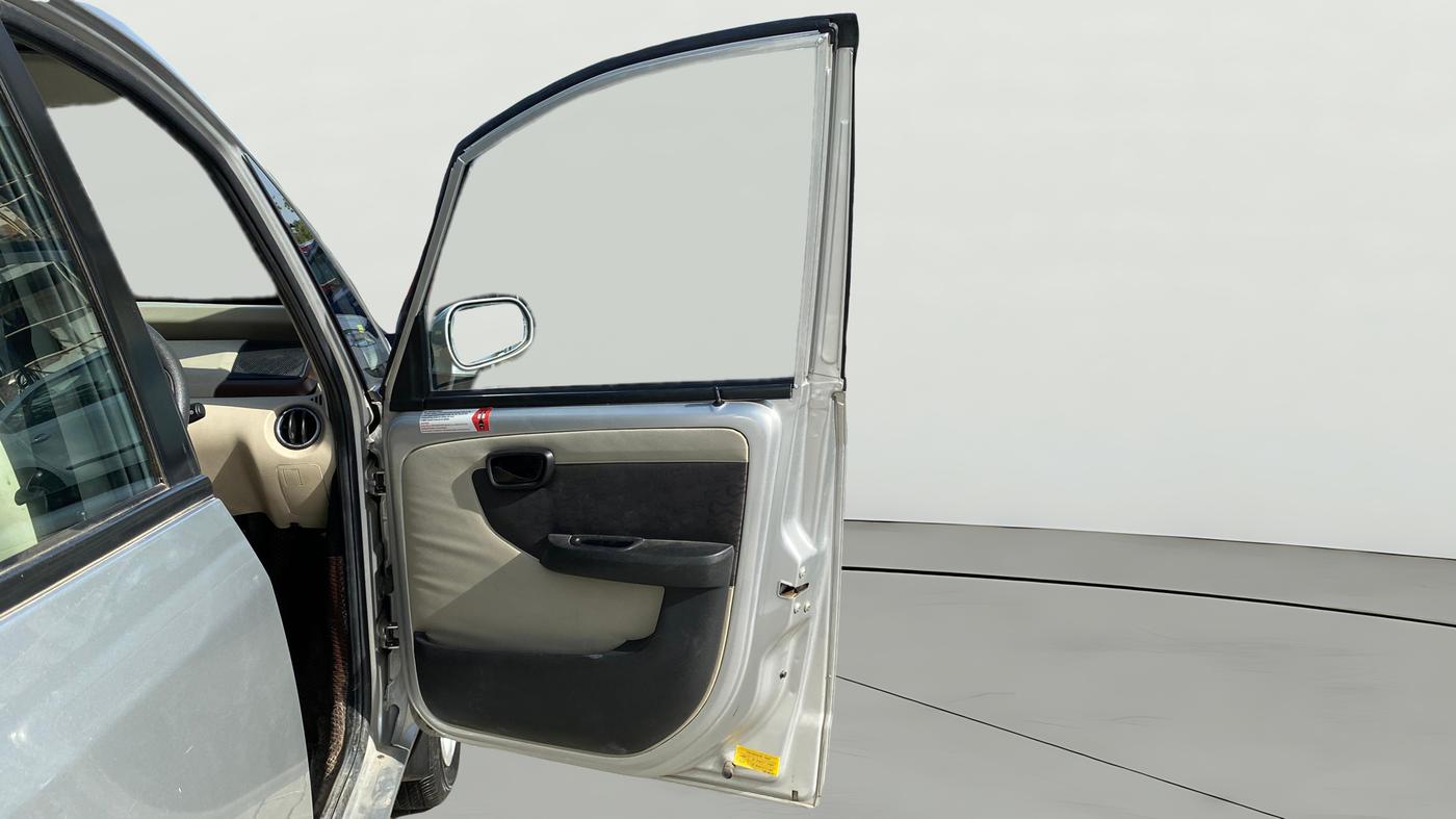 2017 Tata Nano TWIST XTA, Petrol, Automatic, 25,124 km, RHS Front Door