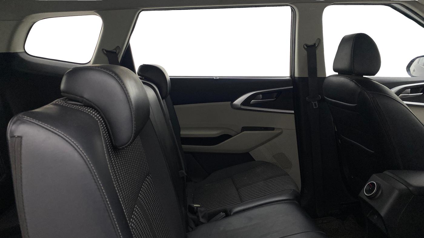 2022 KIA CARENS PRESTIGE PLUS 1.5 DIESEL 7 STR, Diesel, Manual, 1,15,064 km, Right Side Rear Door Cabin