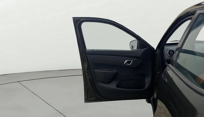 2018 Renault Kwid RXT 1.0 AMT, Petrol, Automatic, 45,654 km, LHS Front Door