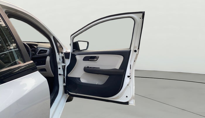 2023 Tata ALTROZ XZ PETROL, Petrol, Manual, 21,487 km, RHS Front Door