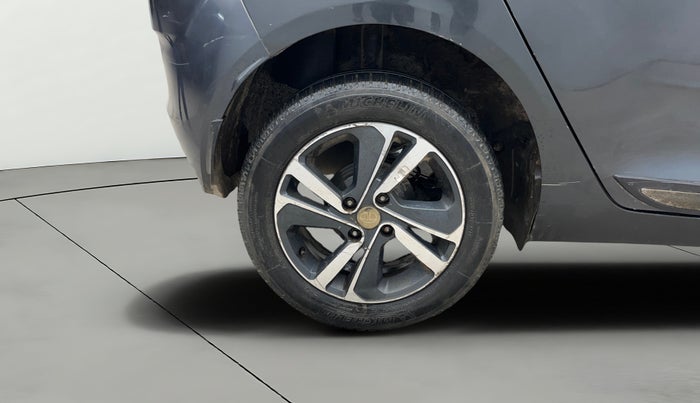 2021 Tata ALTROZ XZ PETROL, Petrol, Manual, 66,054 km, Right Rear Wheel