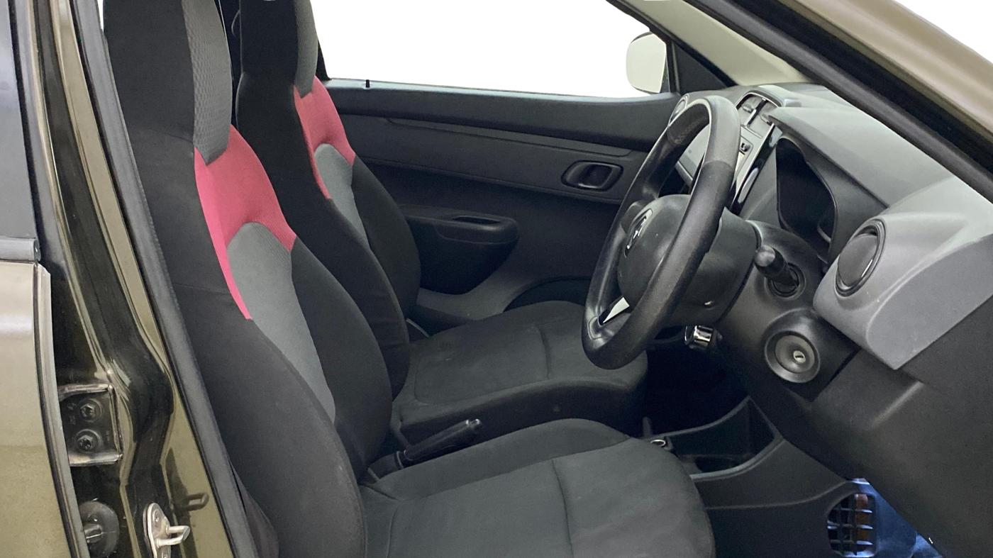 2018 Renault Kwid RXT 1.0 AMT (O), Petrol, Automatic, 33,817 km, Right Side Front Door Cabin