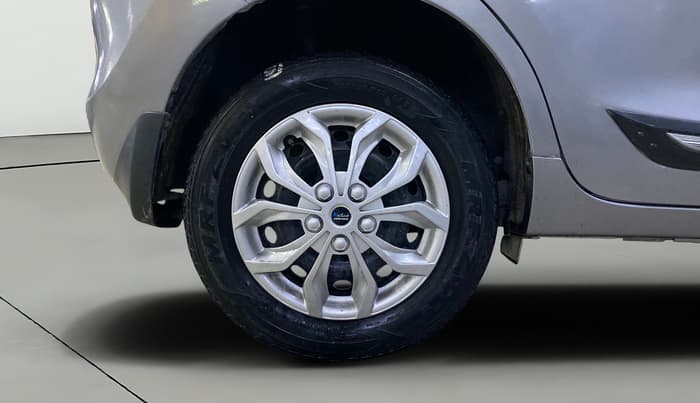 2018 Maruti Baleno DELTA PETROL 1.2, Petrol, Manual, 40,690 km, Right Rear Wheel