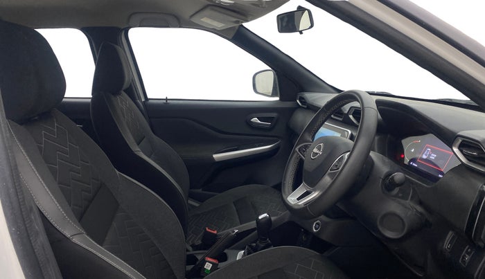 2024 Nissan MAGNITE XV Premium AMT, Petrol, Automatic, 16,068 km, Right Side Front Door Cabin