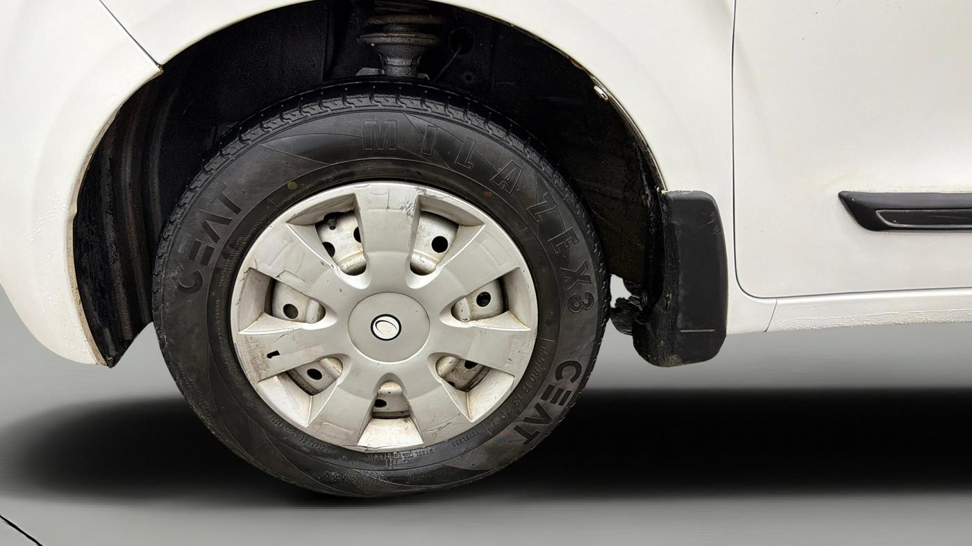 2022 Maruti New Wagon-R LXI CNG (O) 1.0, CNG, Manual, 1,04,176 km, Left Front Wheel
