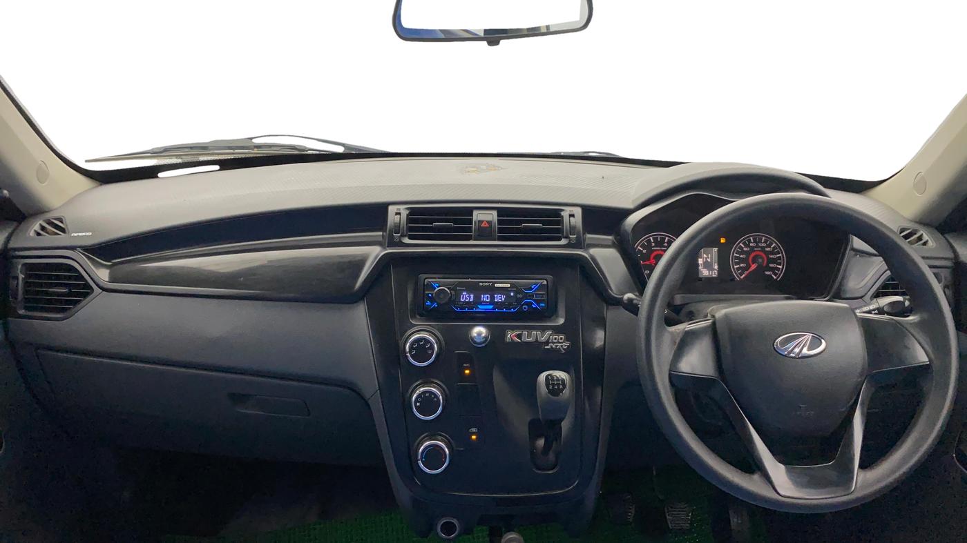 2017 Mahindra KUV 100 NXT K4+ D 6 STR, Diesel, Manual, 98,054 km, Dashboard