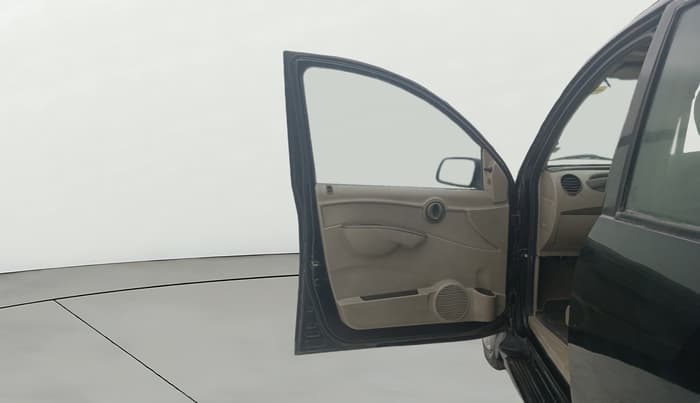 2013 Mahindra Quanto C4, Diesel, Manual, 73,926 km, LHS Front Door