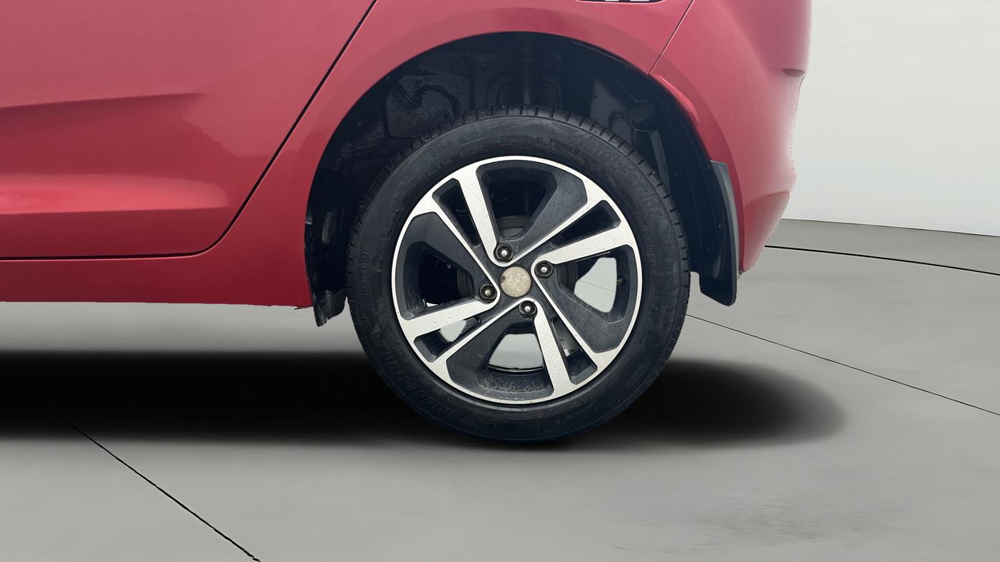 2021 Tata ALTROZ XZ DIESEL, Diesel, Manual, 1,16,263 km, Left Rear Wheel
