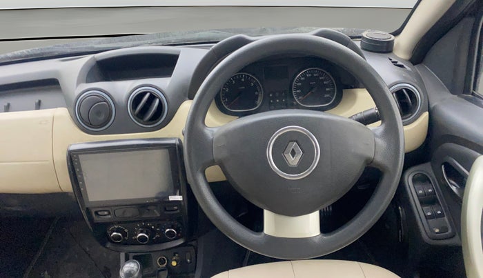 2014 Renault Duster 85 PS RXL DIESEL (OPT), Diesel, Manual, 1,26,494 km, Steering Wheel Close Up