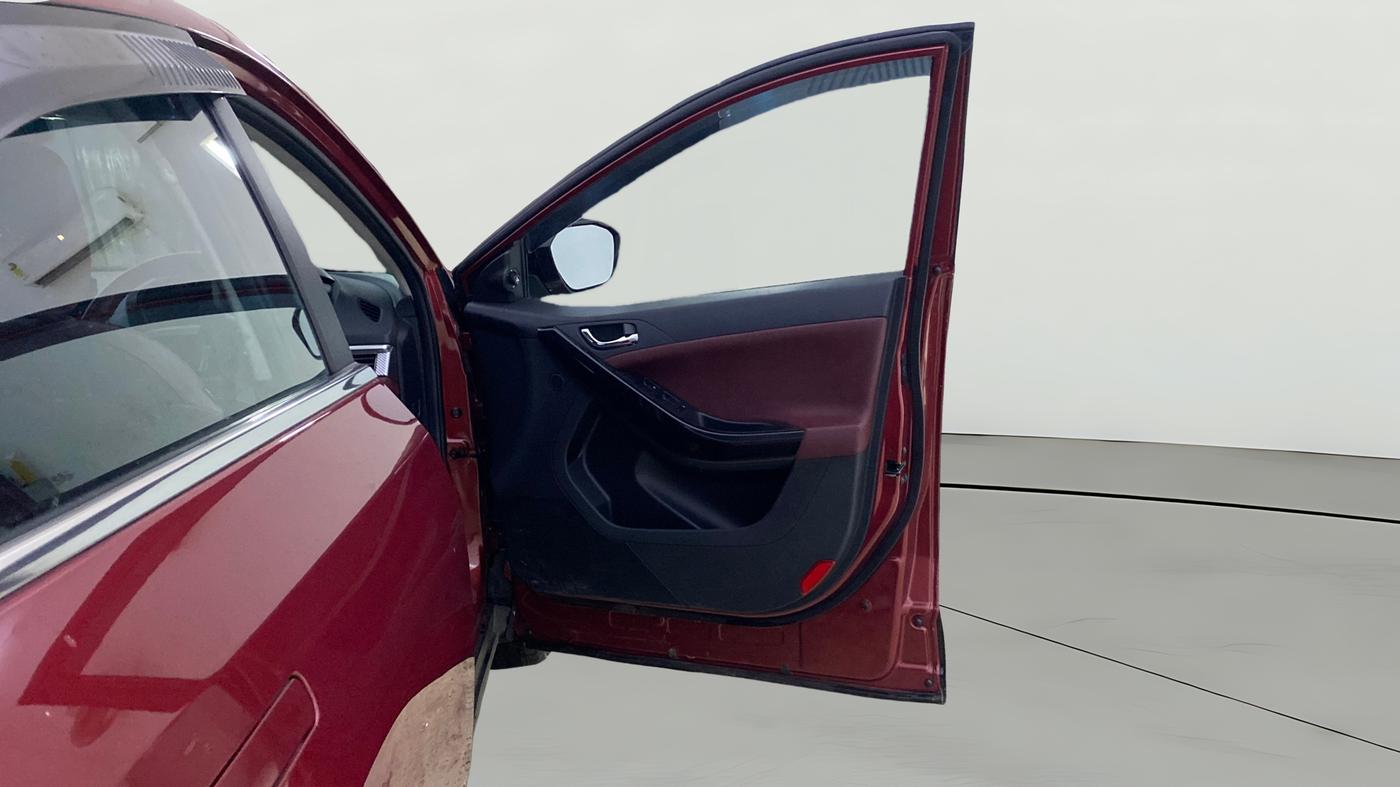 2025 Tata Curvv Accomplished S 1.2 Petrol 7DCA, Petrol, Automatic, 4,303 km, RHS Front Door