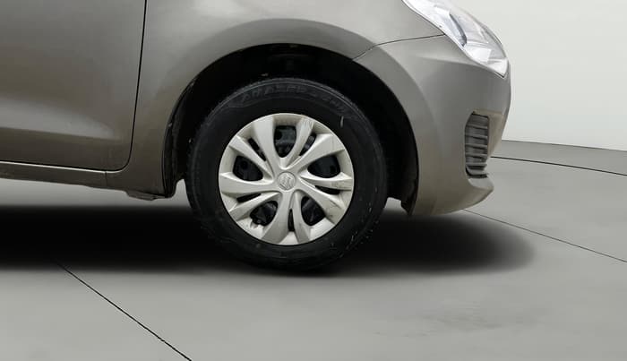2021 Maruti Swift VXI AMT, Petrol, Automatic, 23,397 km, Right Front Wheel