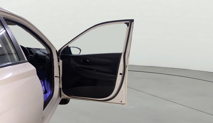 2020 Hyundai NEW I20 MAGNA 1.2 MT, Petrol, Manual, 67,908 km, RHS Front Door