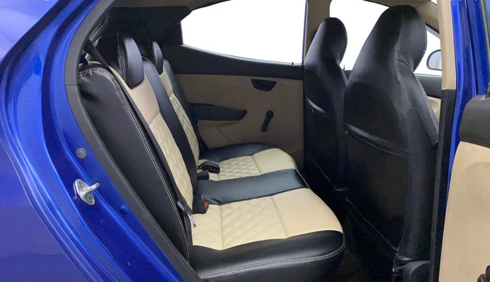 2016 Hyundai Eon ERA +, Petrol, Manual, 58,898 km, Right Side Rear Door Cabin