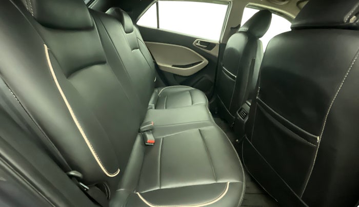 2017 Hyundai Elite i20 SPORTZ 1.2, Petrol, Manual, 62,098 km, Right Side Rear Door Cabin