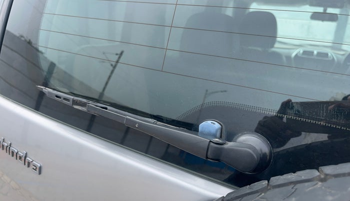 2017 Mahindra TUV300 T10, Diesel, Manual, 1,16,846 km, Rear Wiper