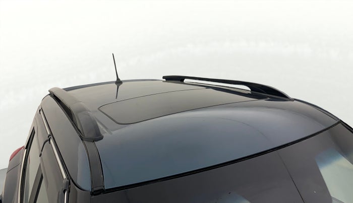 2024 Mahindra XUV300 W8 (O) 1.2 PETROL AMT, Petrol, Automatic, 16,340 km, Roof