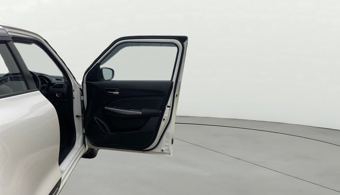 2022 Maruti Swift ZXI, Petrol, Manual, 34,212 km, RHS Front Door