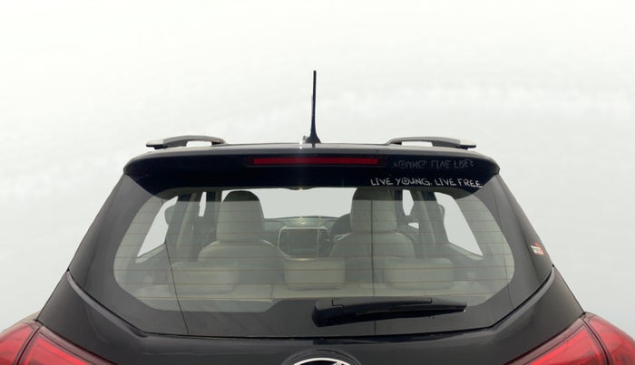 2019 Mahindra XUV300 W8 (O) 1.5 DIESEL, Diesel, Manual, 80,155 km, Rear Windshield