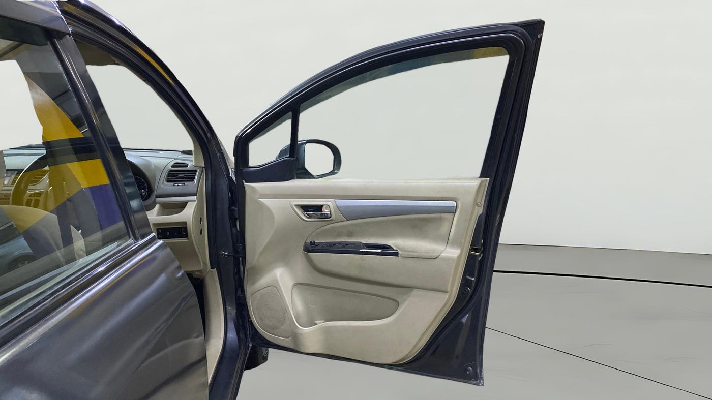 2016 Maruti Ertiga VDI SHVS, Diesel, Manual, 80,219 km, RHS Front Door