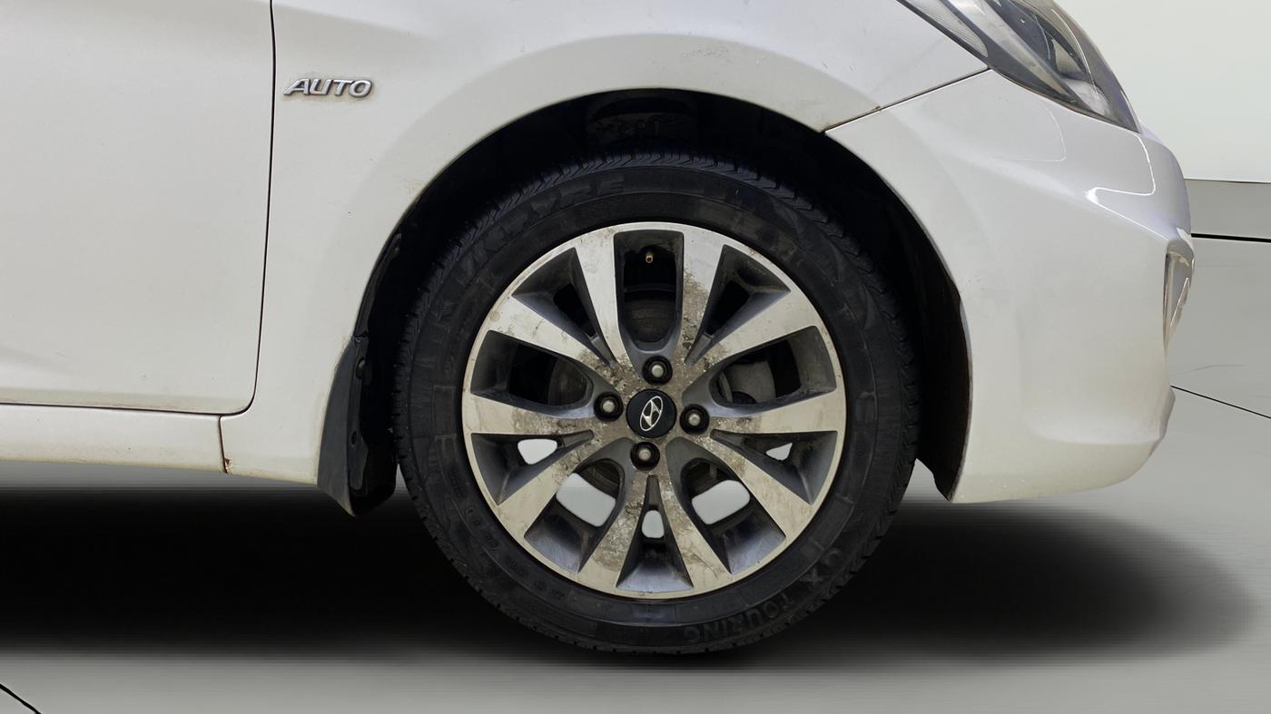2014 Hyundai Verna FLUIDIC 1.6 VTVT SX AT, Petrol, Automatic, 53,822 km, Right Front Wheel