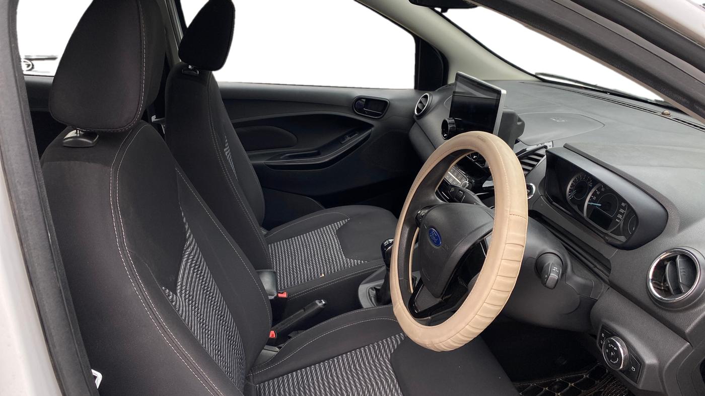 2019 Ford New Figo TITANIUM 1.2 PETROL MT, Petrol, Manual, 64,612 km, Right Side Front Door Cabin
