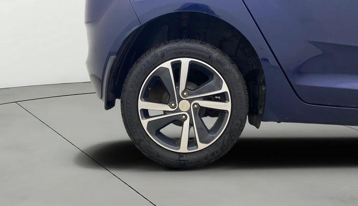 2024 Tata ALTROZ XZ PETROL, Petrol, Manual, 11,792 km, Right Rear Wheel