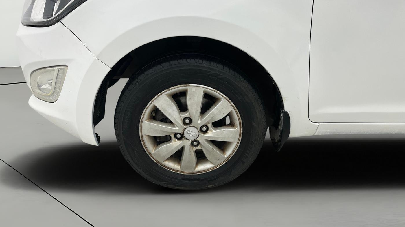 2013 Hyundai i20 SPORTZ 1.4 CRDI, Diesel, Manual, 1,30,474 km, Left Front Wheel
