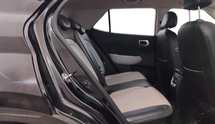 2023 Hyundai VENUE S (O) 1.0 Turbo Petrol DCT, Petrol, Automatic, 18,221 km, Right Side Rear Door Cabin