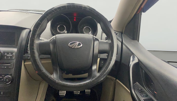 2017 Mahindra XUV500 W4, Diesel, Manual, 85,231 km, Steering Wheel Close Up