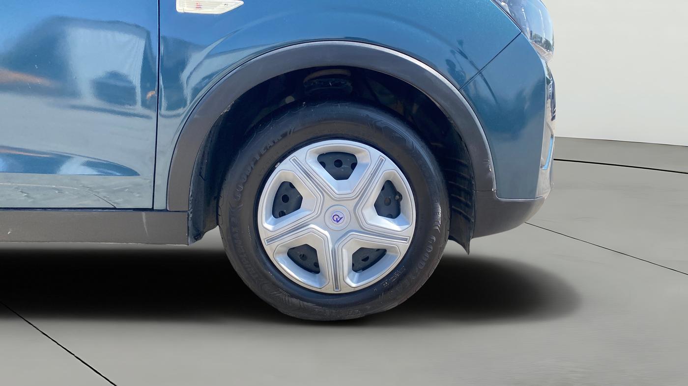 2021 Mahindra XUV300 W6 1.5 Diesel, Diesel, Manual, 68,131 km, Right Front Wheel