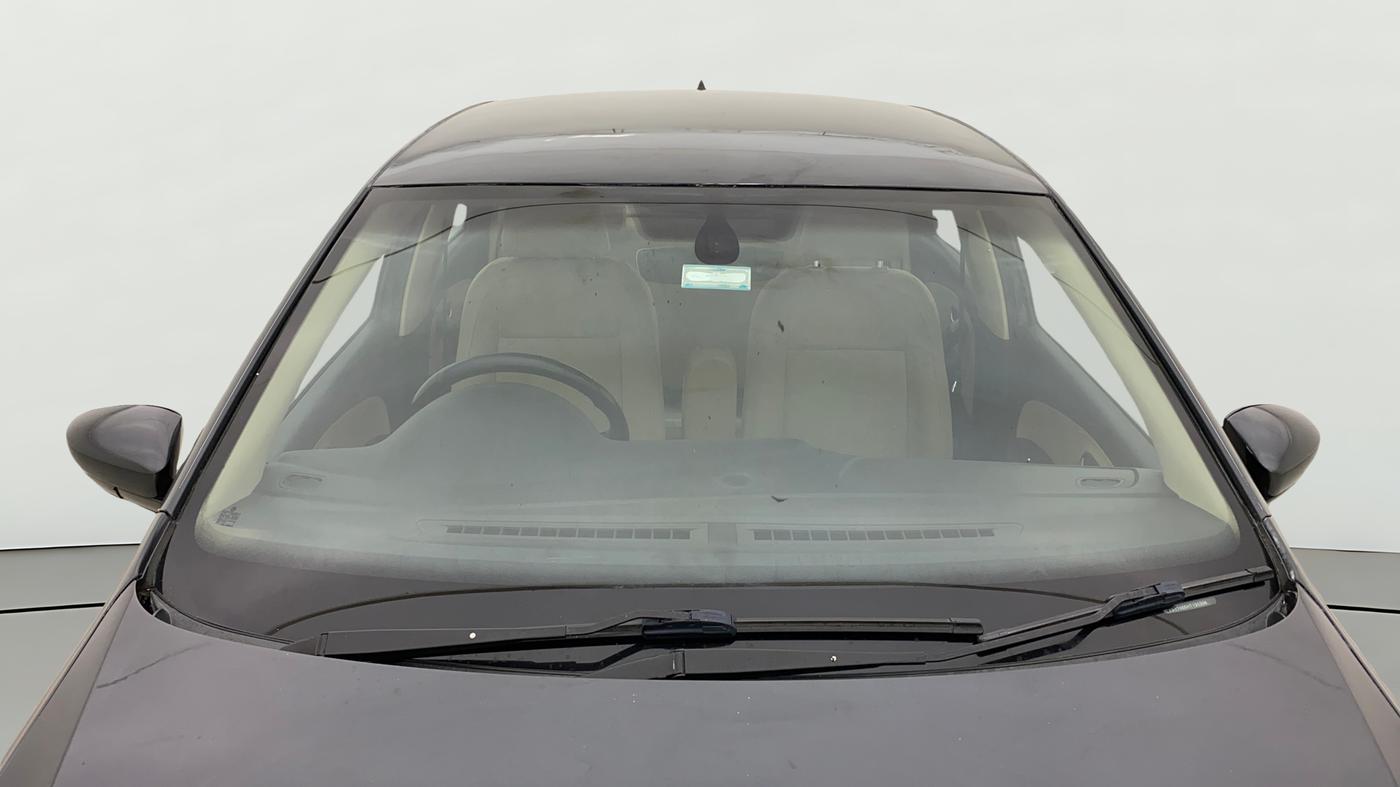 2017 Volkswagen Ameo HIGHLINE1.2L, Petrol, Manual, 1,30,371 km, Front Windshield