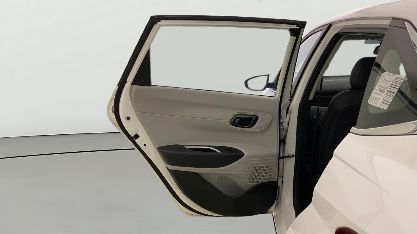 2025 Hyundai NEW I20 ASTA (O) 1.2 IVT, Petrol, Automatic, 16,681 km, LHS Rear Door