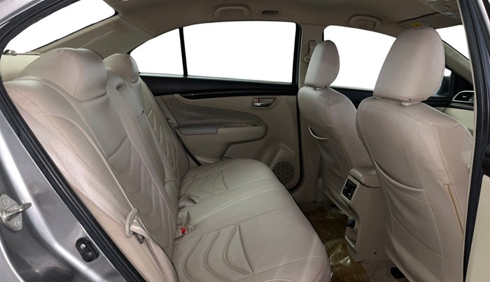 2016 Maruti Ciaz ZXI, Petrol, Manual, 85,653 km, Right Side Rear Door Cabin