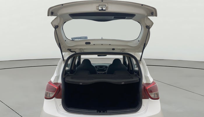 2016 Hyundai Grand i10 SPORTZ 1.2 KAPPA VTVT, Petrol, Manual, 73,649 km, Boot Open Zoomed View