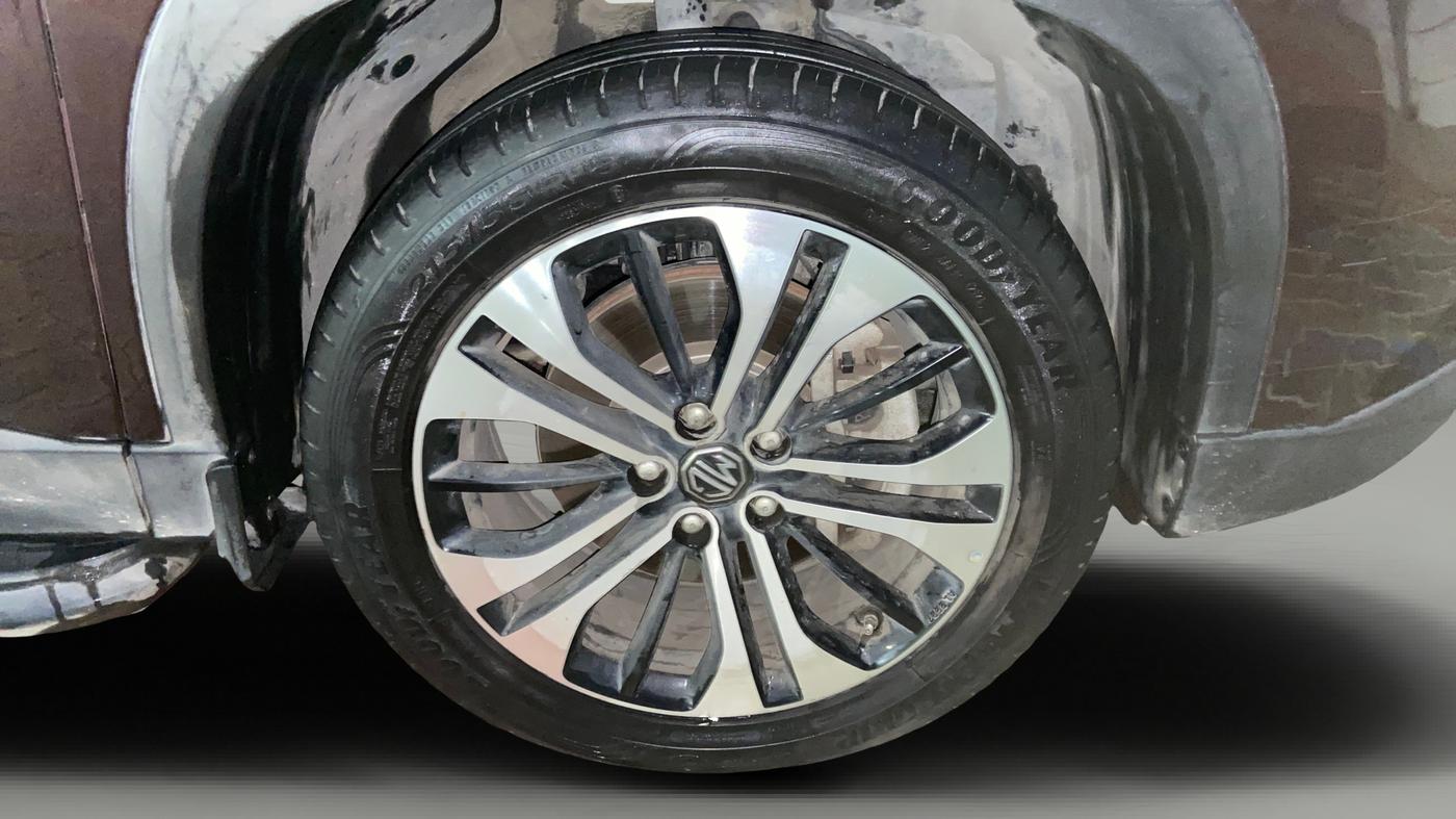 2021 MG HECTOR SHARP 1.5 PETROL CVT, Petrol, Automatic, 42,407 km, Right Front Wheel