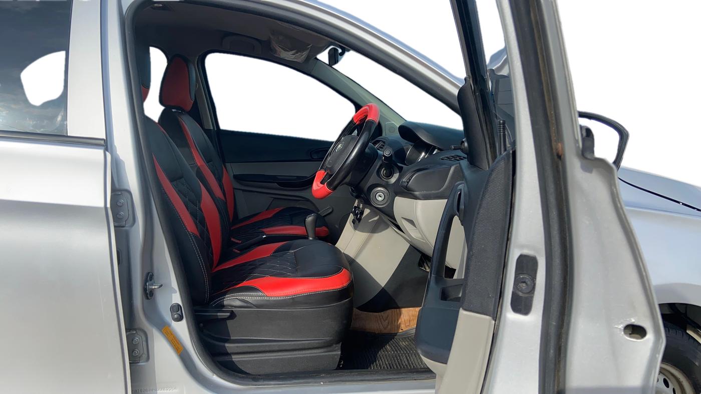 2019 Tata Tiago XE PETROL, Petrol, Manual, 59,735 km, Right Side Front Door Cabin