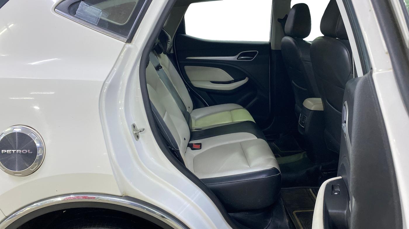 2021 MG ASTOR SHARP 1.5 MT, Petrol, Manual, 55,440 km, Right Side Rear Door Cabin