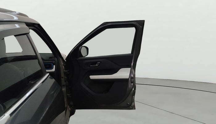 2023 Tata PUNCH CREATIVE  MT, Petrol, Manual, 14,073 km, RHS Front Door