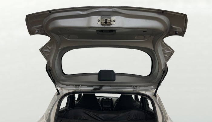 2016 Renault Kwid RXT 0.8, Petrol, Manual, 55,885 km, Boot Door Open