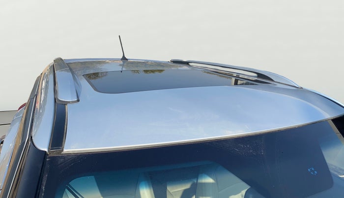 2019 Mahindra XUV300 W8 (O) 1.2 PETROL, Petrol, Manual, 66,047 km, Roof