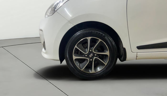2017 Hyundai Grand i10 SPORTZ (O) AT 1.2 KAPPA VTVT, Petrol, Automatic, 39,461 km, Left Front Wheel