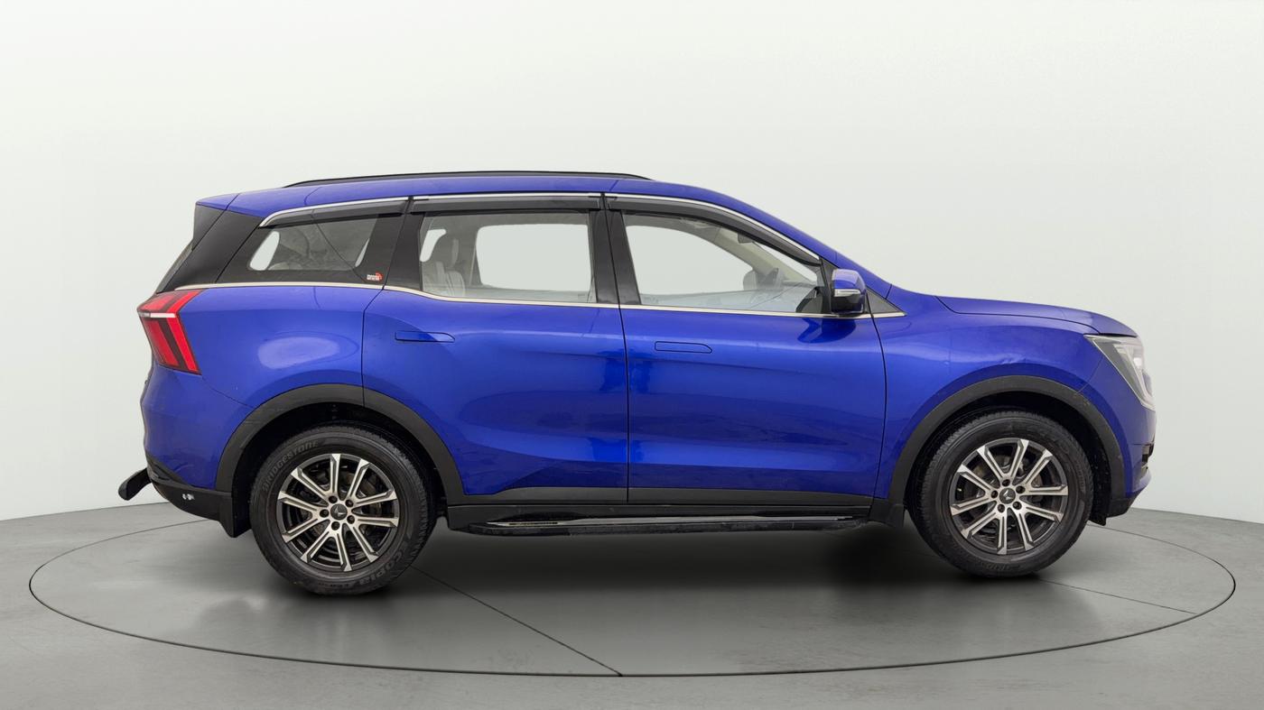 2023 Mahindra XUV700 AX 7 P MT 7 STR, Petrol, Manual, 60,592 km, Right Side View
