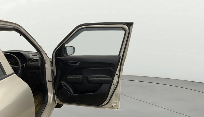 2020 Maruti Swift LXI, Petrol, Manual, 35,030 km, RHS Front Door