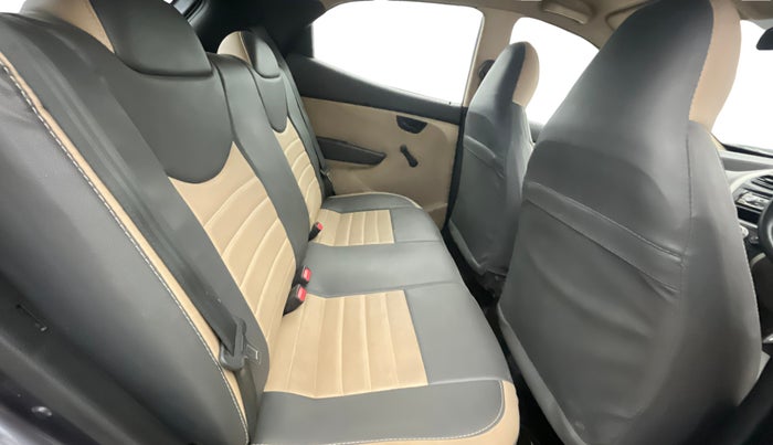 2015 Hyundai Eon ERA +, Petrol, Manual, 58,249 km, Right Side Rear Door Cabin