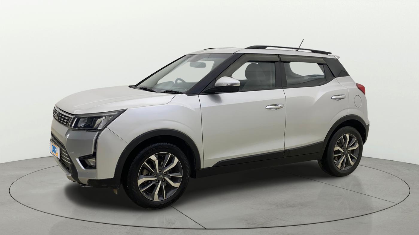 2020 Mahindra XUV300 W8 (O) 1.2 PETROL, Petrol, Manual, 1,03,639 km, Left Front Diagonal