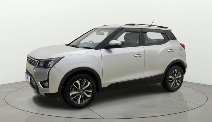 2020 Mahindra XUV300 W8 (O) 1.2 PETROL, Petrol, Manual, 1,03,497 km, Left Front Diagonal