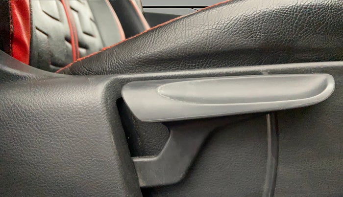 2016 Volkswagen Polo COMFORTLINE 1.2L, Petrol, Manual, 86,733 km, Driver Side Adjustment Panel