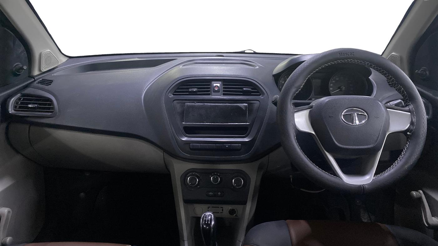 2018 Tata Tiago XE PETROL, Petrol, Manual, 81,950 km, Dashboard